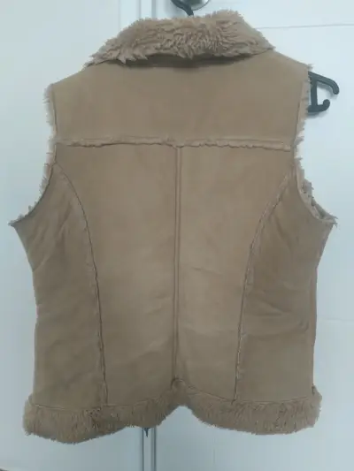 Chaleco de piel sintética beige - miniatura 3