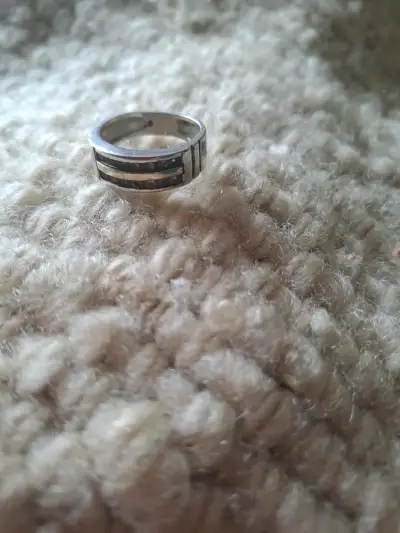 Anillo de plata con detalles - miniatura 3