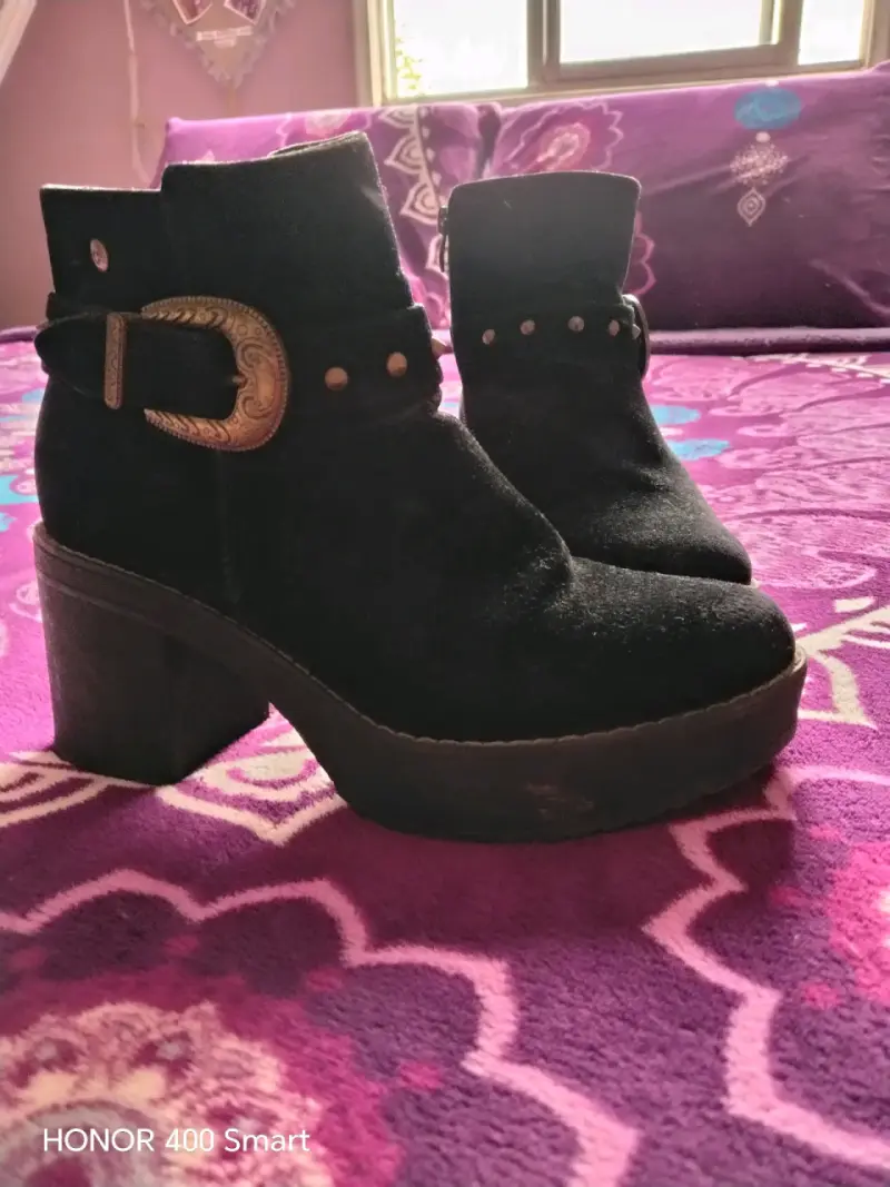 Botines negros con hebilla - 2