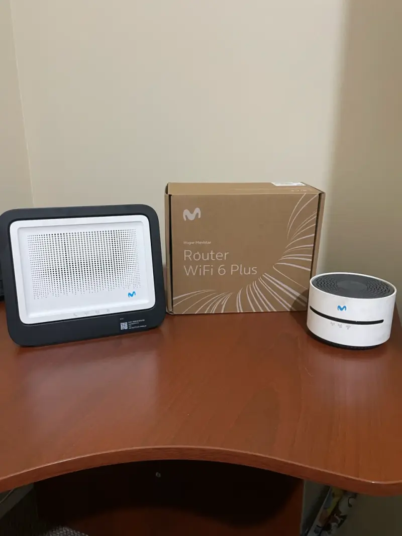 Router WiFi Movistar con base - 2