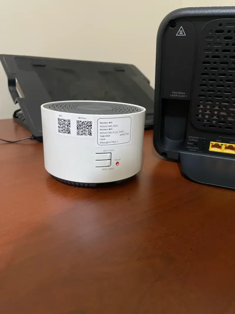 Router WiFi Movistar con base - 4
