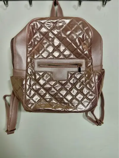 Mochila rosada brillante - miniatura 1