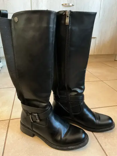 Botas negras de cuero altas - miniatura 1