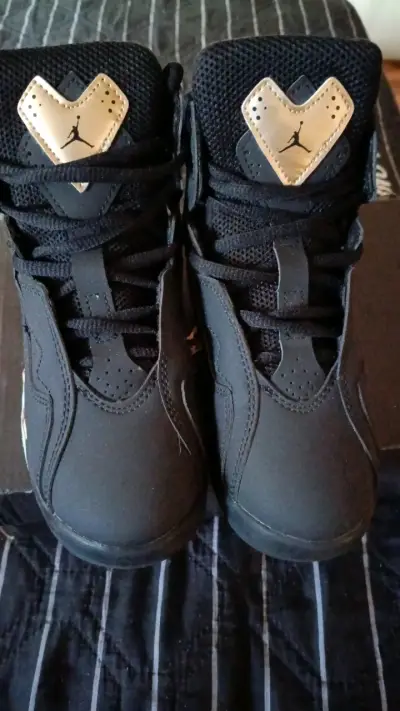 Zapatillas deportivas negras y rosadas - miniatura 2