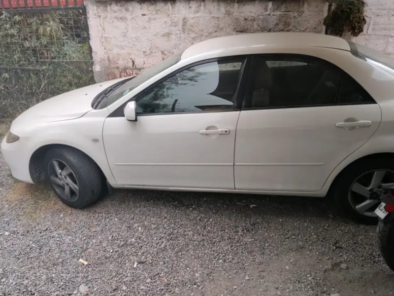 Mazda 6 sedan impecable automático año 2005 - 1