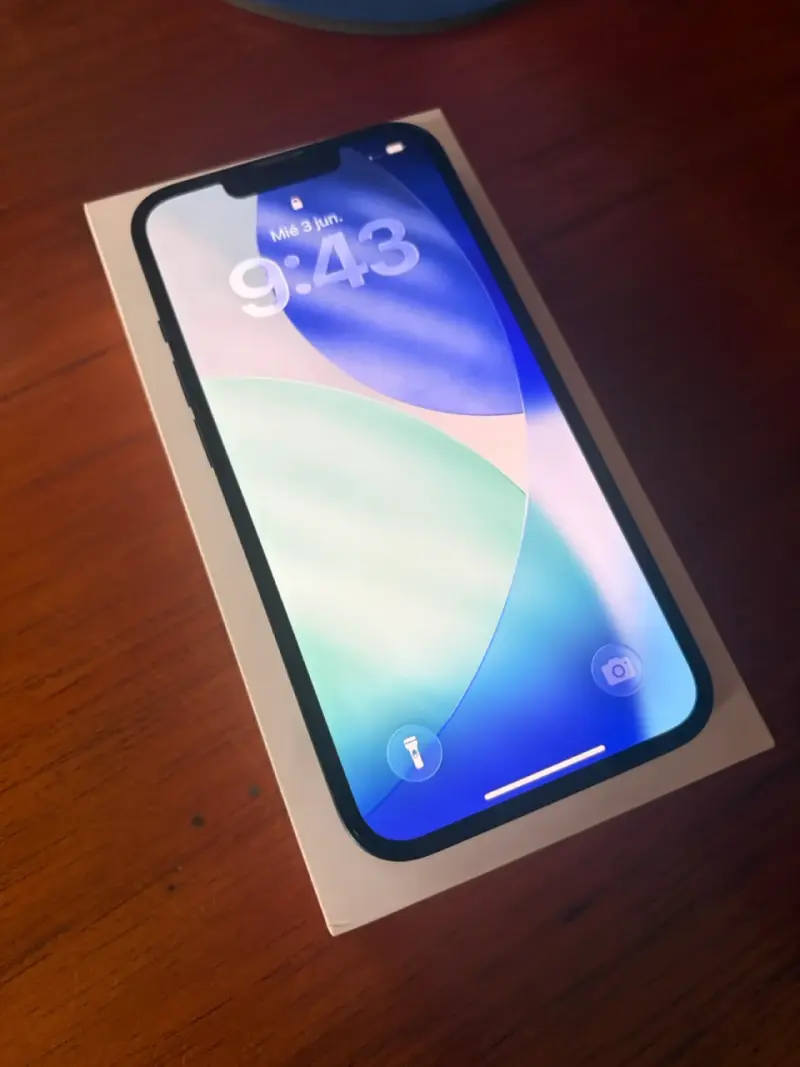 iPhone 13 en caja original - 3