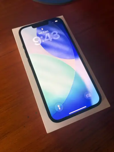 iPhone 13 en caja original - miniatura 3