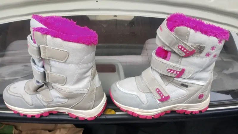 Botas de nieve con interior rosa - 1