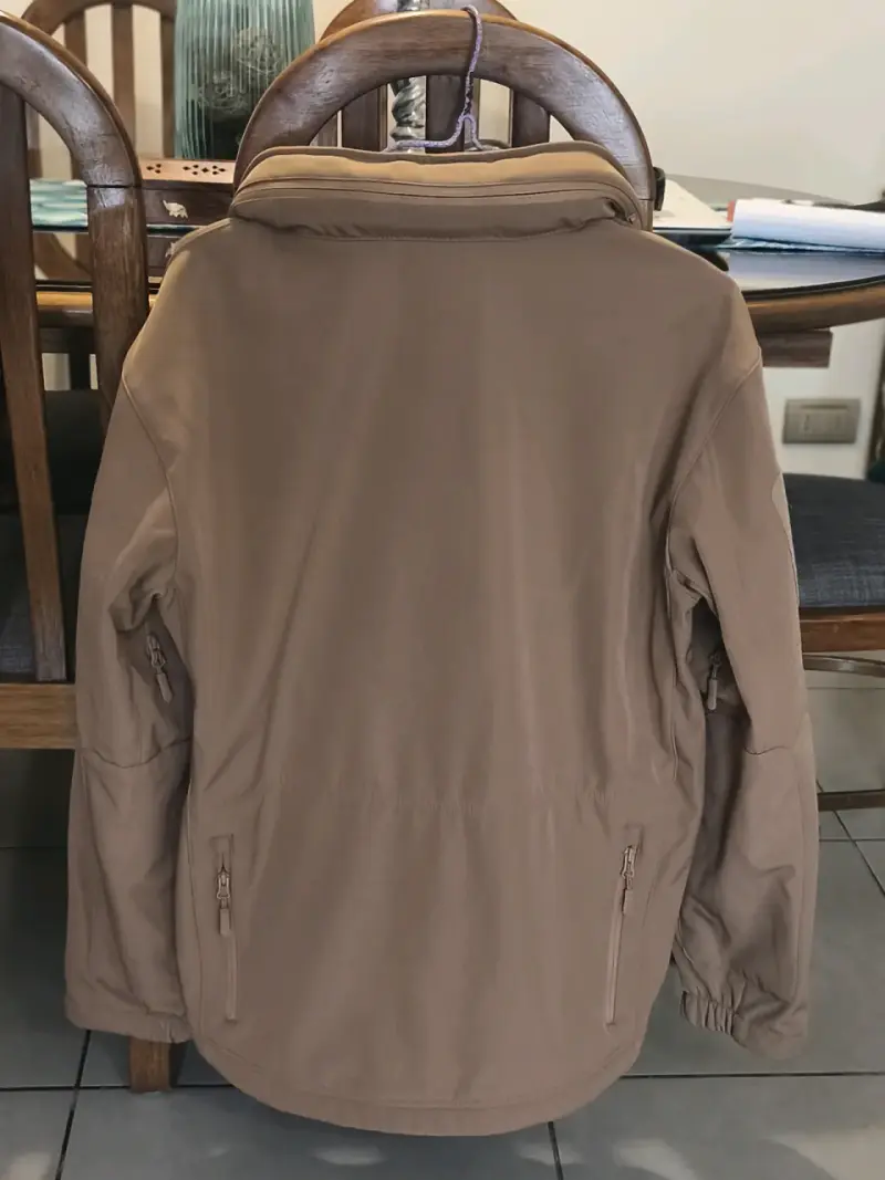 Chaqueta softshell beige con capucha - 2