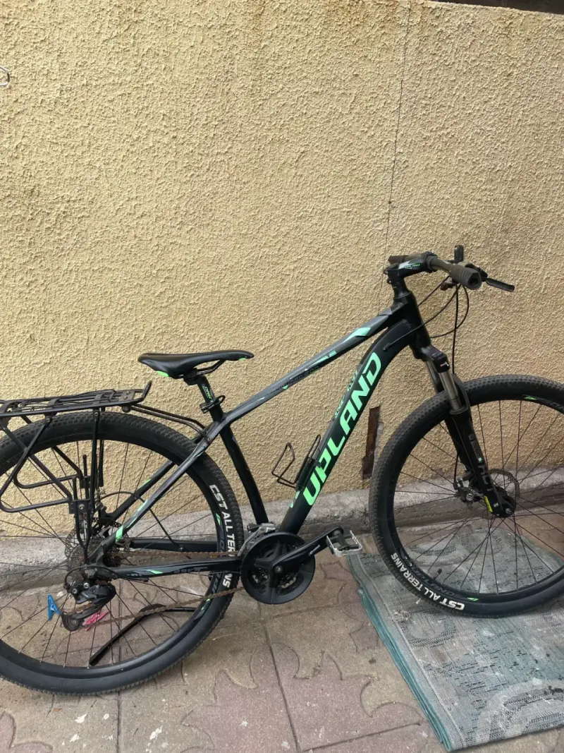 Bicicleta montaña Upland negra