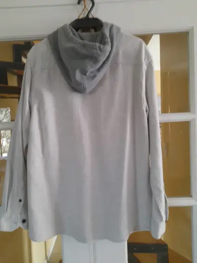 Camisa gris con capucha Quiksilver - miniatura 2