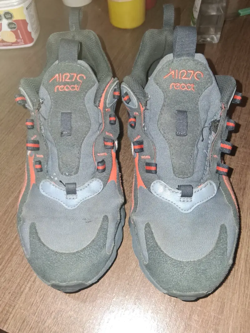 Zapatillas deportivas rojo y gris - 4