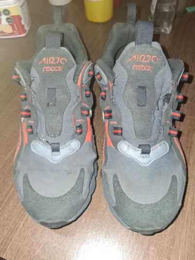 Zapatillas deportivas rojo y gris - miniatura 4