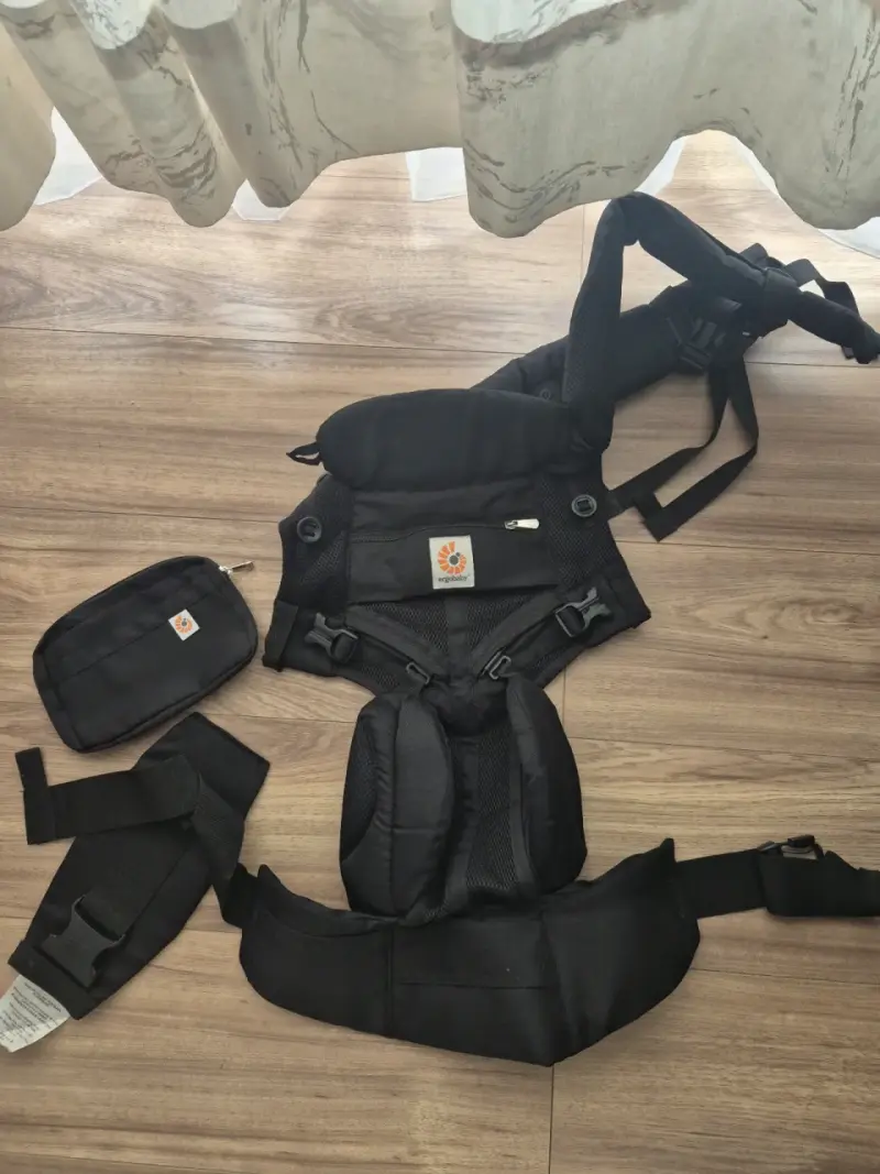 Mochila portabebés ergonómica negra - 1
