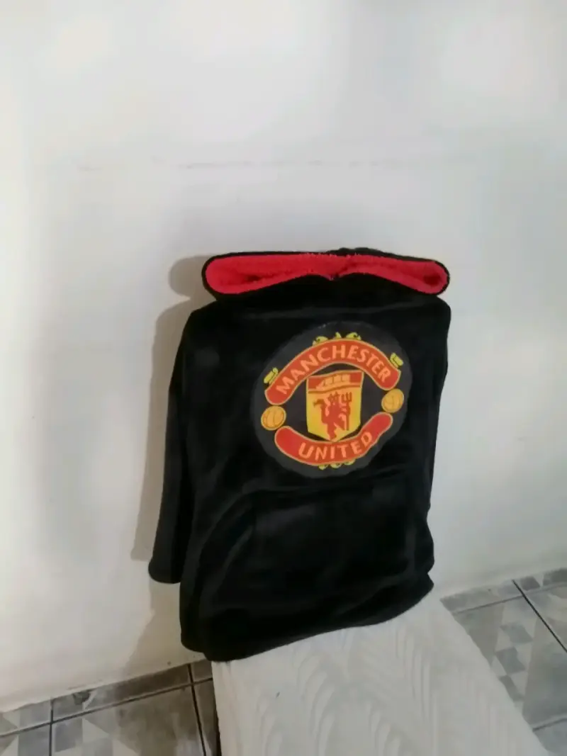 Polerón Manchester United negro - 2