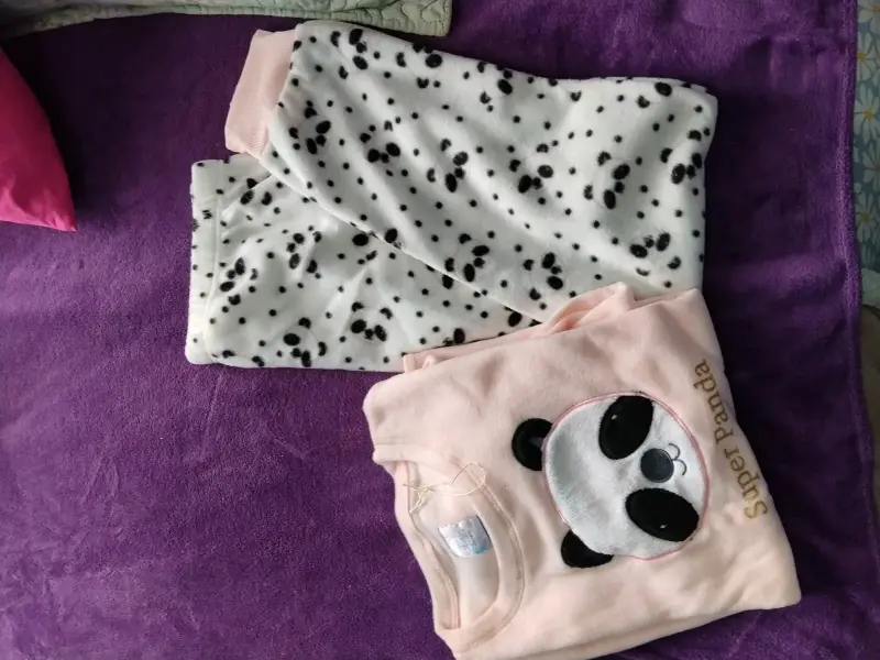 Pijama polar con diseño panda