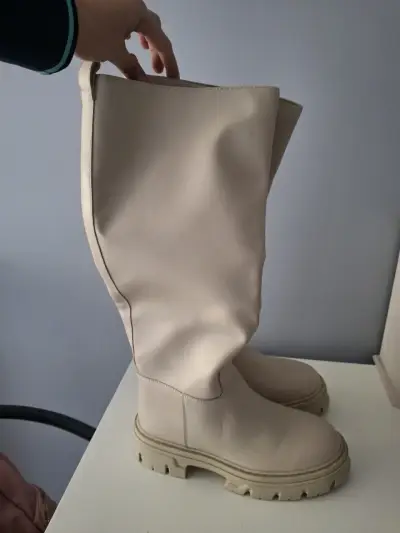 Botas altas beige - miniatura 1