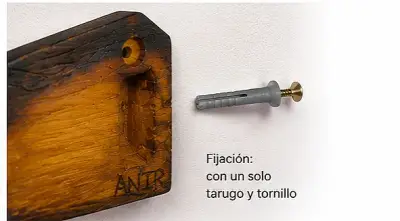 Porta llaves de madera estilo rustico artesanal - miniatura 3