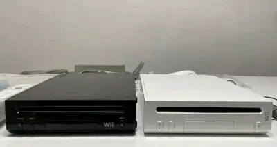 Consola Wii negra y blanca - miniatura 1