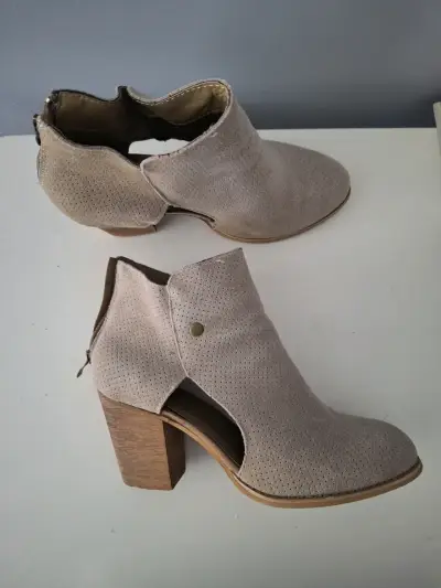 Botines beige taco alto - miniatura 3