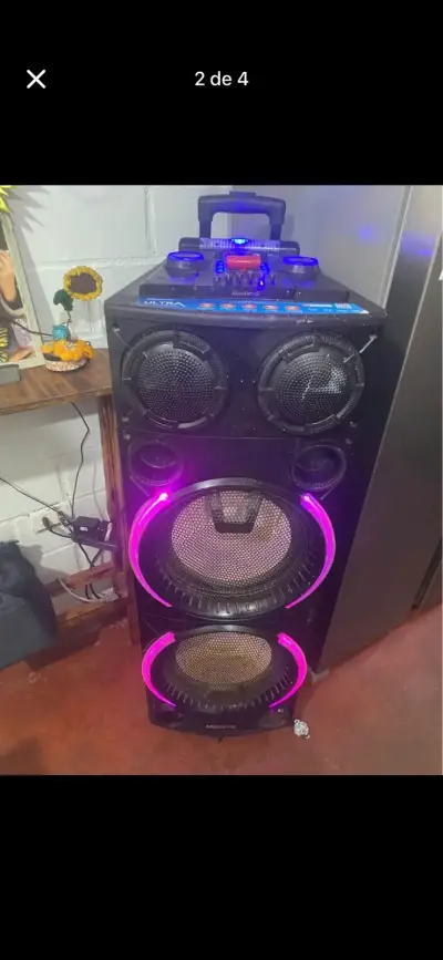 Parlante portátil con luces LED - miniatura 1