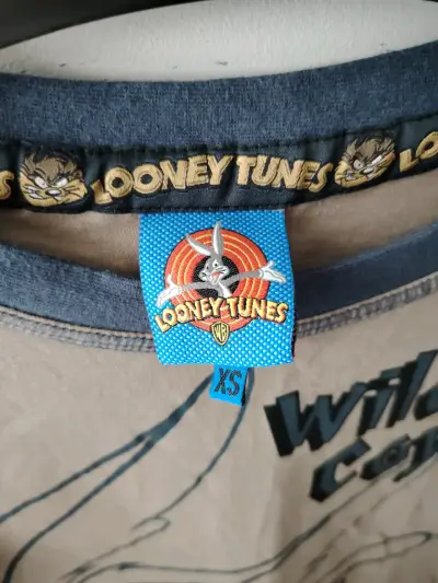 Polera Wile E. Coyote manga larga - miniatura 4