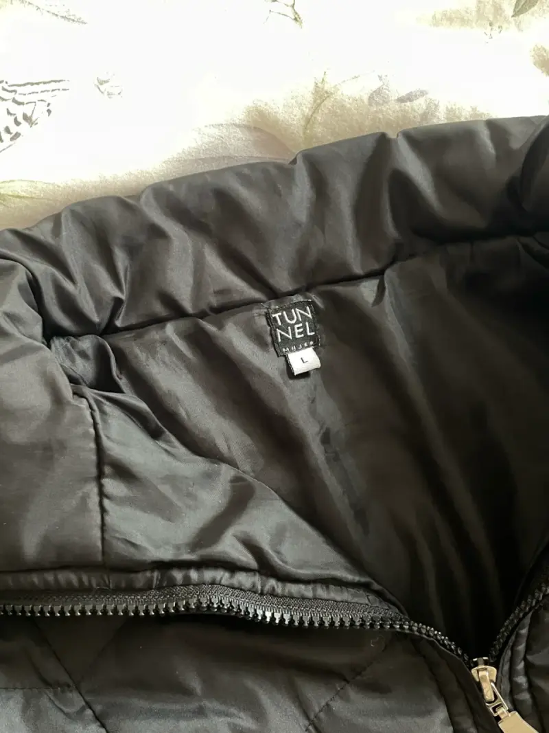 Chaqueta negra acolchada - 3