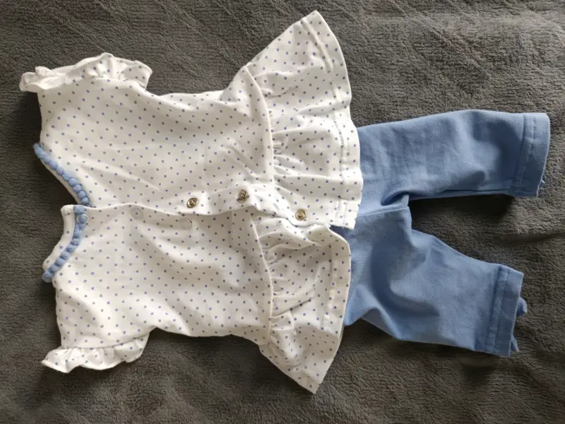 Conjunto infantil con estampado de conejito - 2