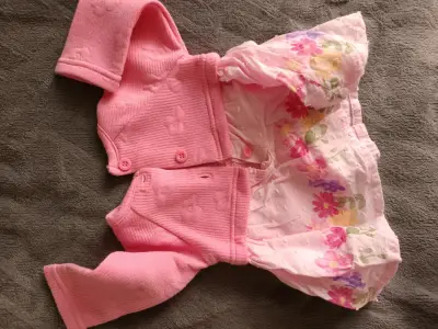 Vestido de niña rosado con flores - miniatura 2