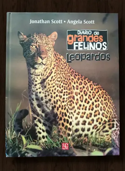 Libro Diario de grandes felinos - miniatura 1