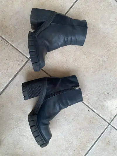 Botines negros de cuero - miniatura 3
