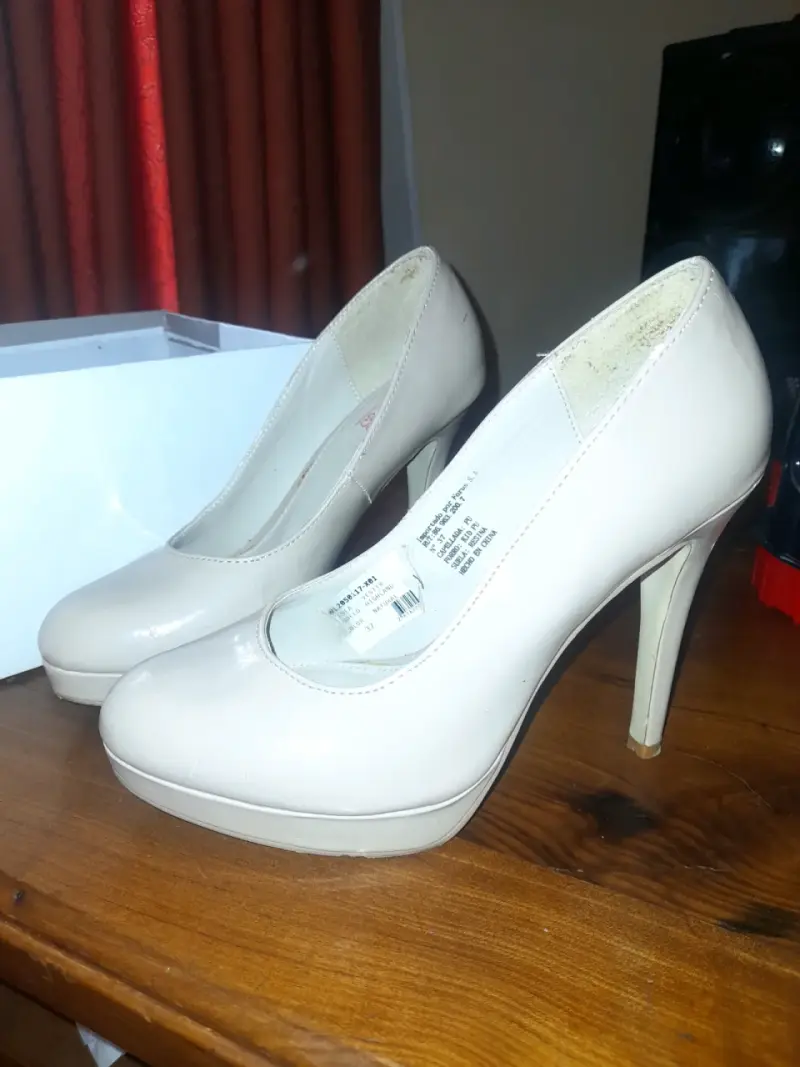 Zapatos de tacón beige - 1