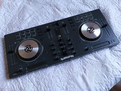 Controlador DJ Numark Mixtrack pro 3 - miniatura 1