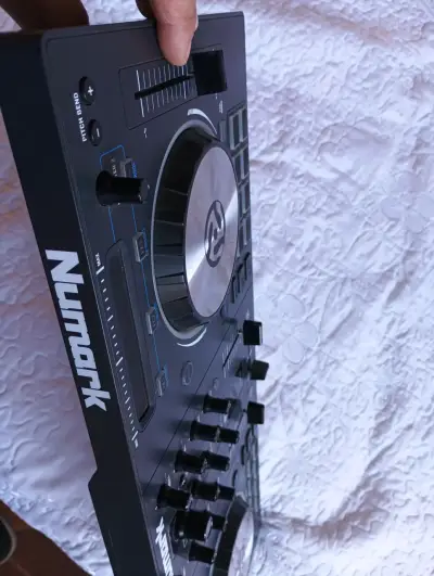 Controlador DJ Numark Mixtrack pro 3 - miniatura 5