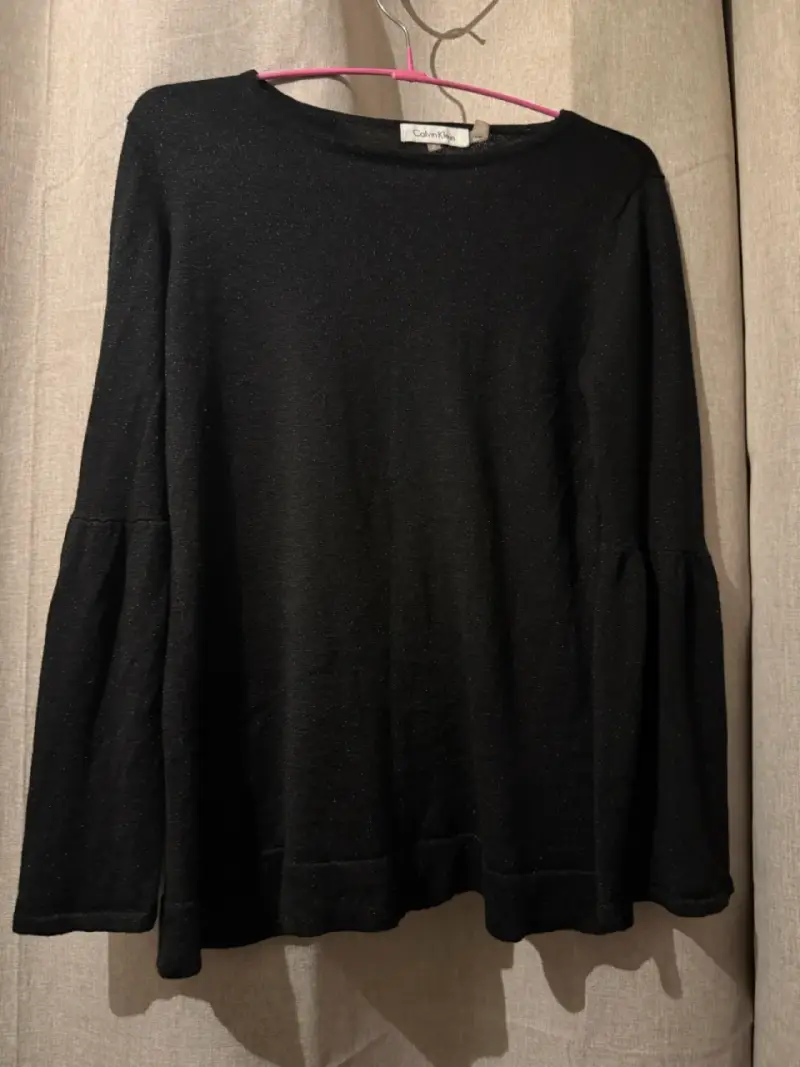 Polera negra de manga larga - 2