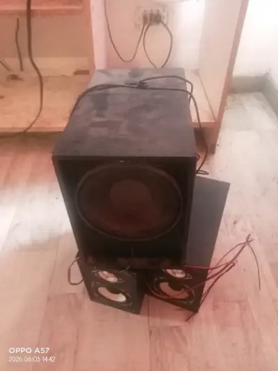Sistema de parlantes con subwoofer - miniatura 2