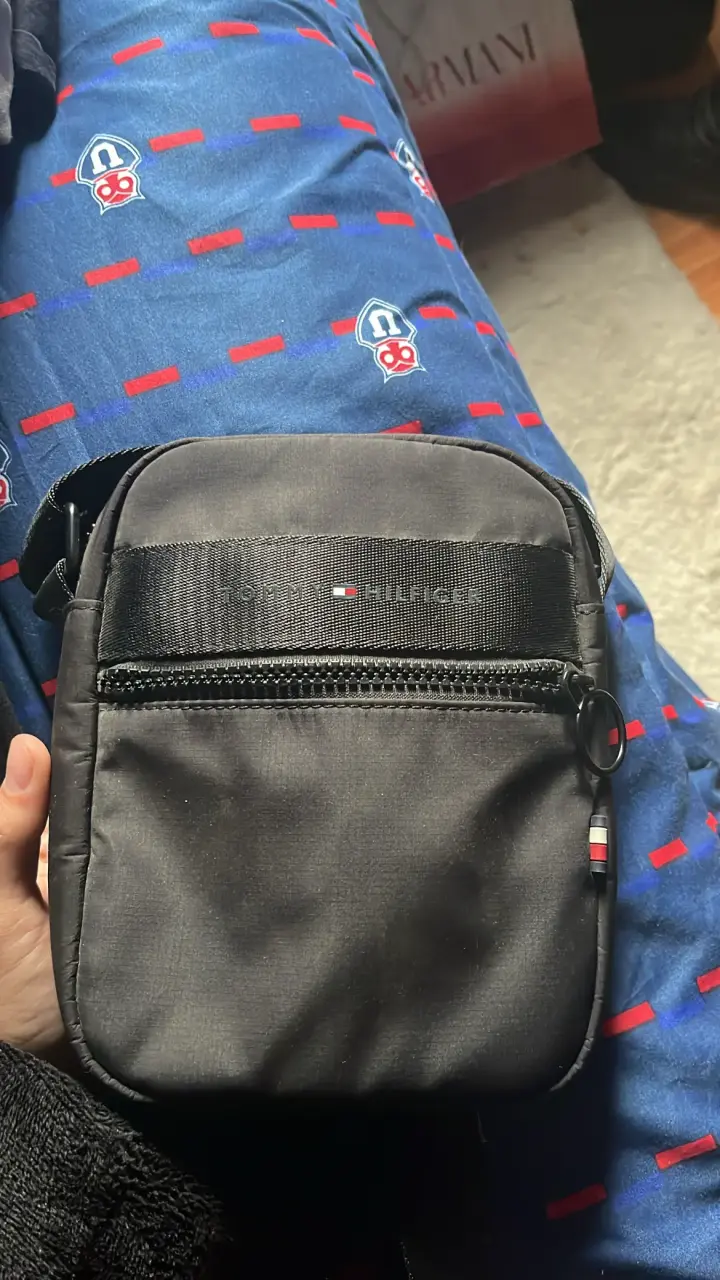 Bandolera negra Tommy Hilfiger - 1