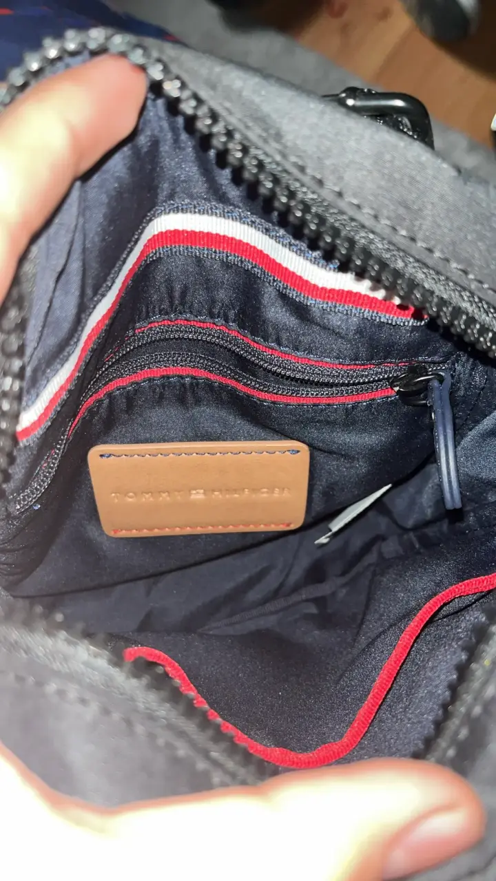 Bandolera negra Tommy Hilfiger - 2