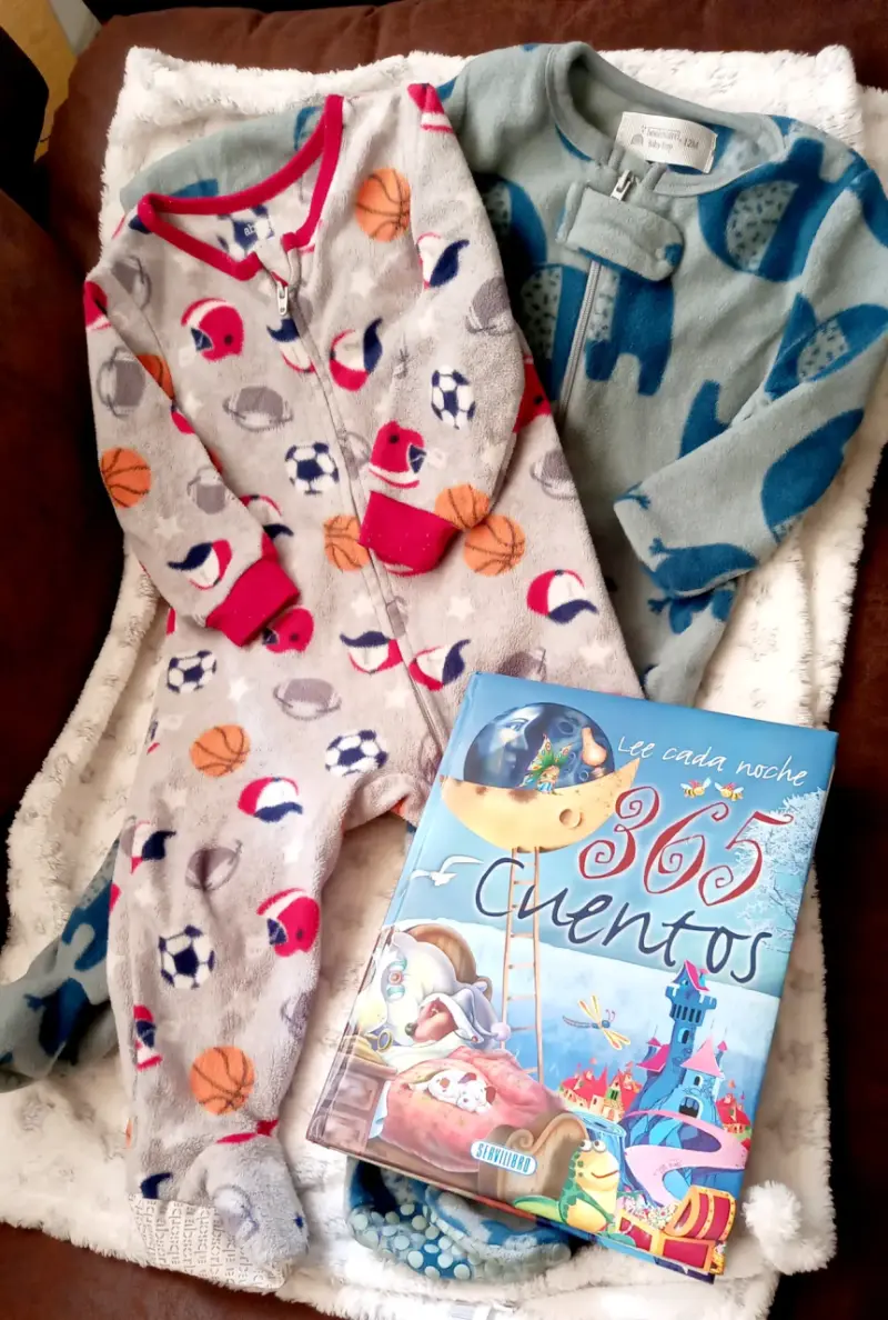 Pijamas de polar para bebé talla 12 meses mas un l - 1