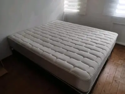 ✨ Cama King usada – ¡Como nueva! Descanso premium - miniatura 2