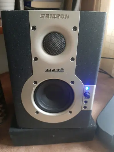 🔊 Samson MediaOne 3A - Monitores de Estudio - miniatura 1