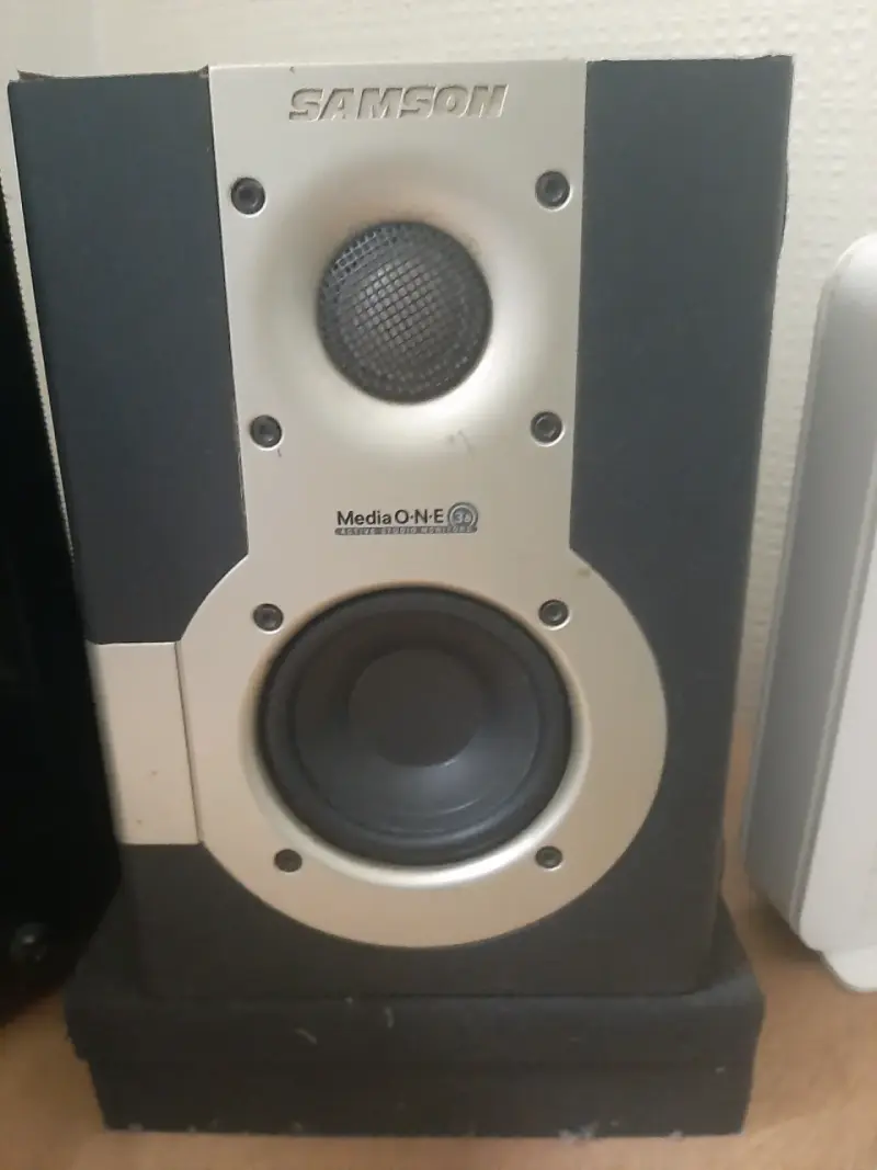 🔊 Samson MediaOne 3A - Monitores de Estudio - 2