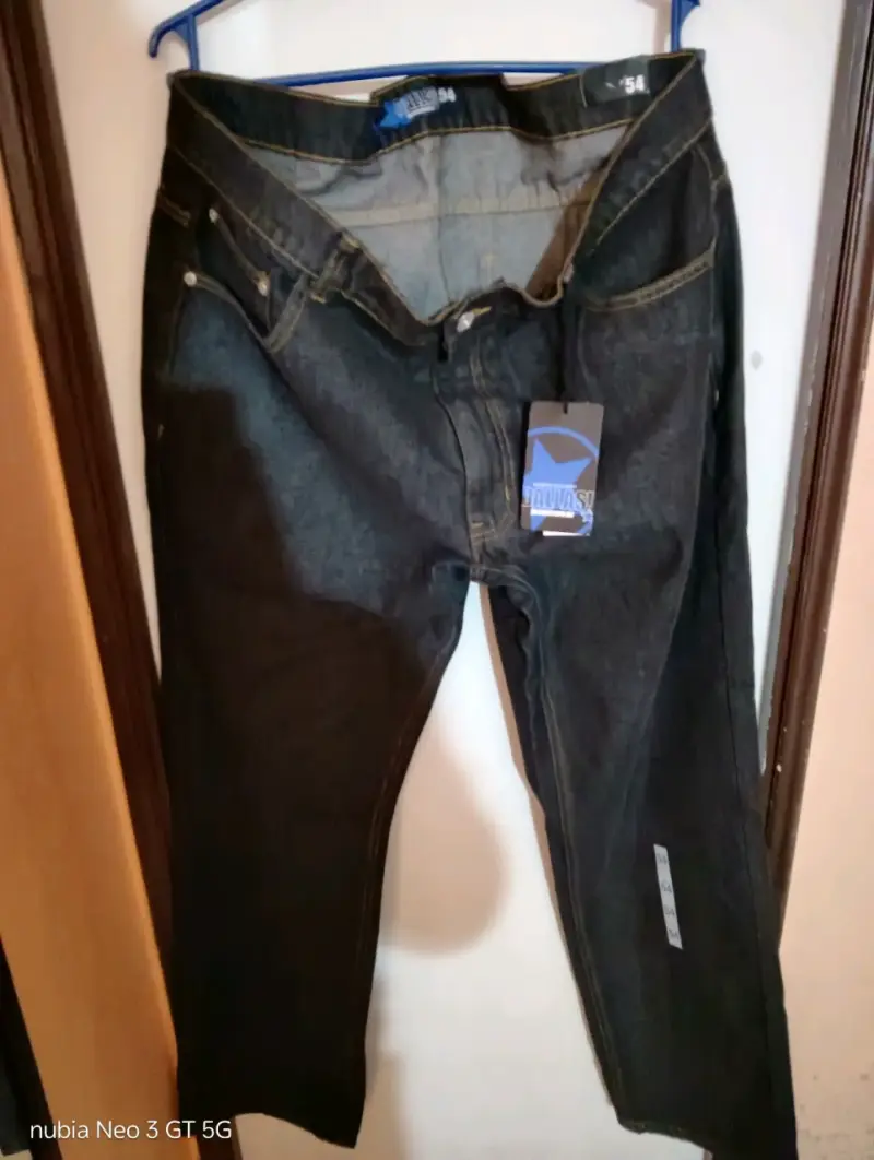 Jeans negros con etiqueta - 1