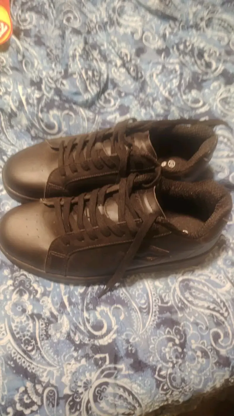 Zapatillas negras deportivas - 1