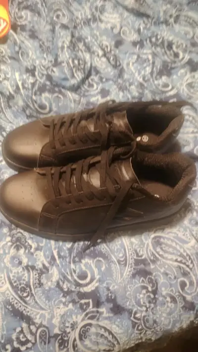 Zapatillas negras deportivas - miniatura 1