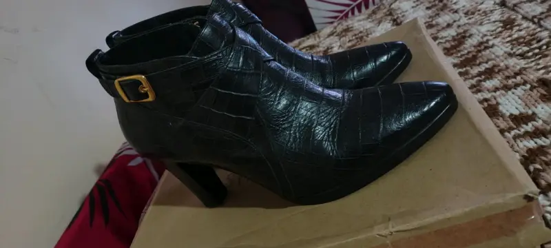 Botines negros de charol con hebilla - 3