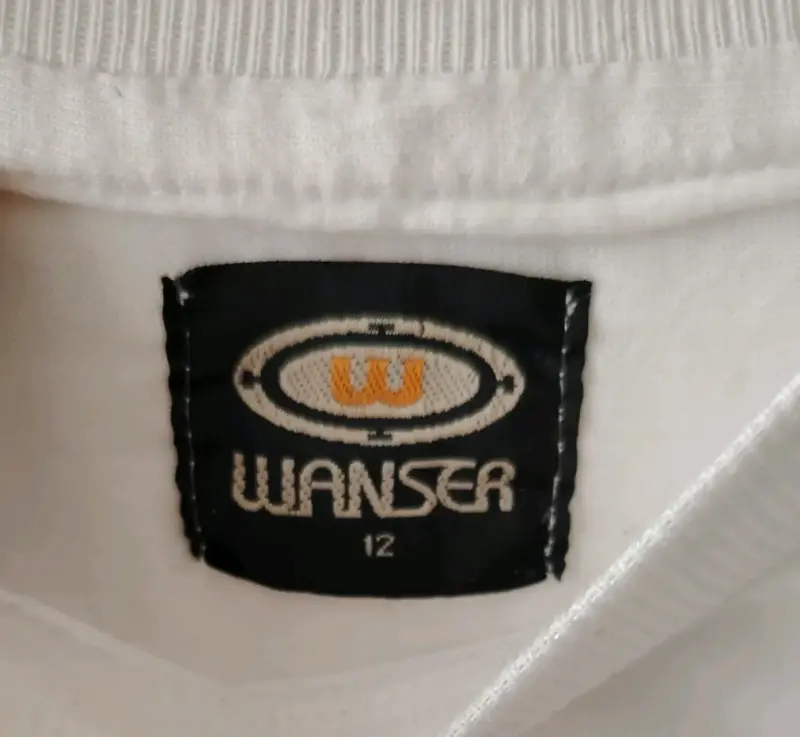 Polera blanca juvenil o niño con bandas - 6
