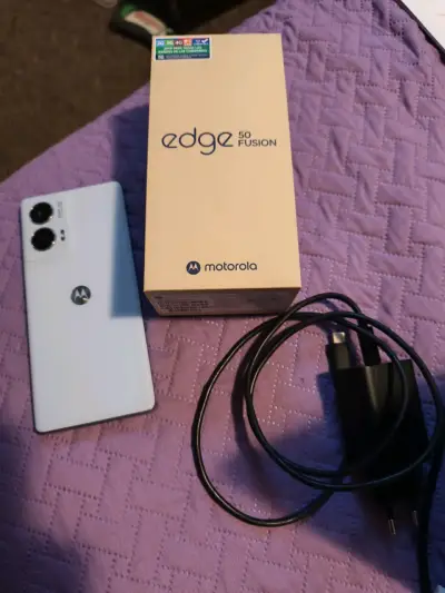Motorola Edge 50 Fusion celeste - miniatura 2