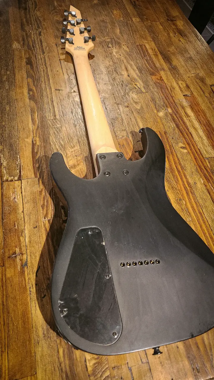 Jackson JS22-7 Dinky 7 cuerdas Satin Black - 2