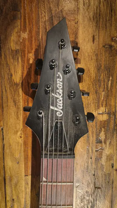 Jackson JS22-7 Dinky 7 cuerdas Satin Black - miniatura 4